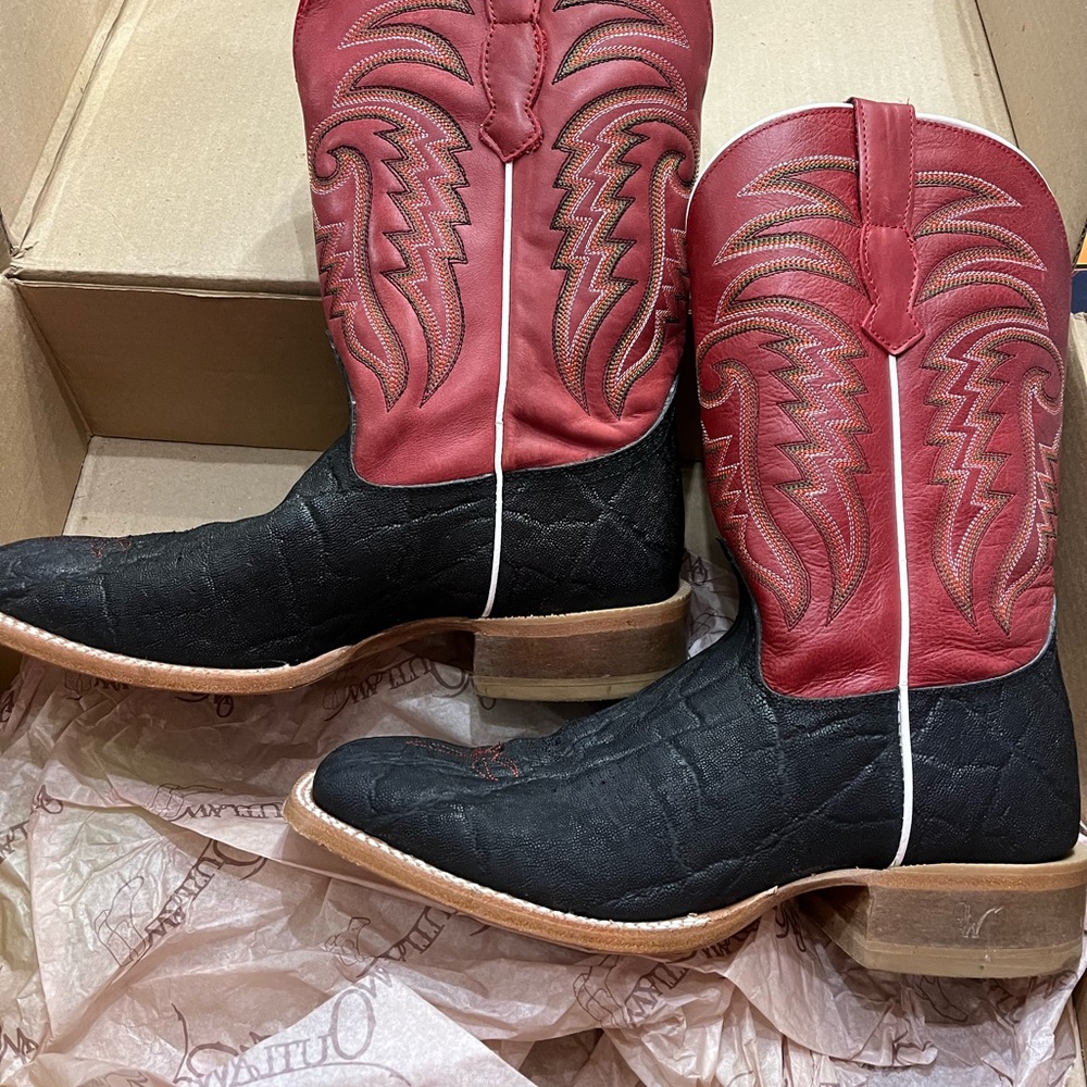 Outlaw Mens 11” Blake elephant print Boston red boots size 9D.